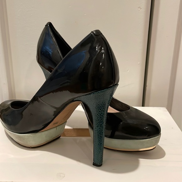 Vince Camuto Heels - Picture 3 of 8